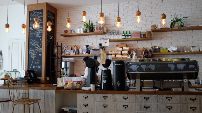 ecommerce-PEGOMAS-min_coffee_shop_light_cafe_coffee_shop-32620